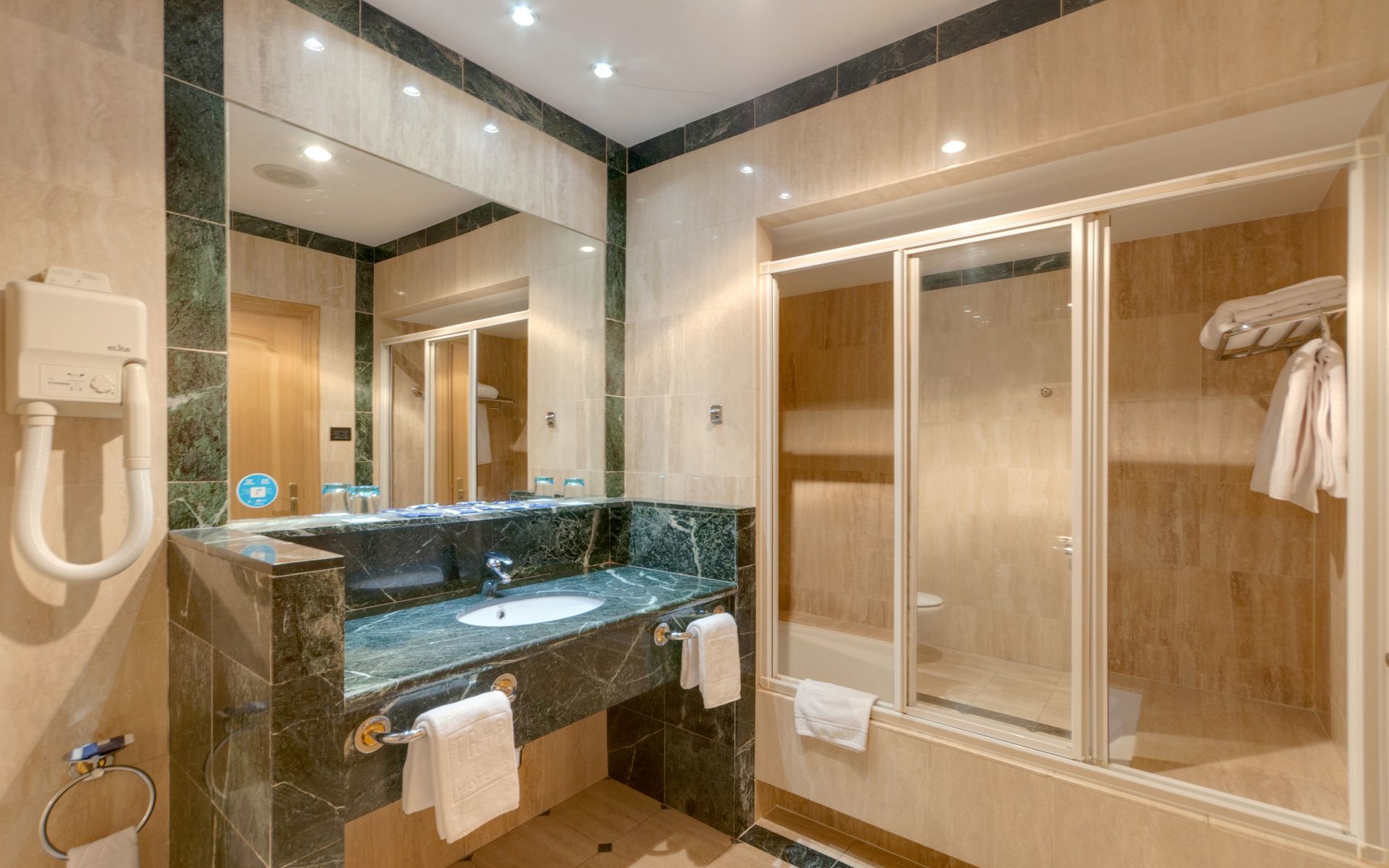 Gran Hotel Los Angeles Хетафе Номер фото